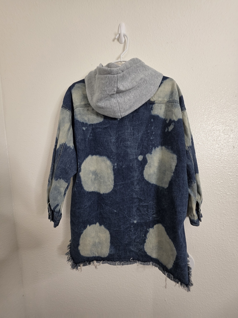 Thrill Jeans Womens Bleach Splatter Acid Wash Hooded Denim Jacket Size Large - Picture 16 of 16